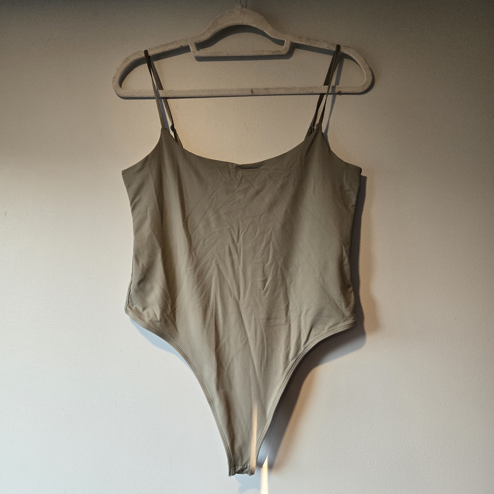 🌻4 For $10 🌻 Ardene Olive Green Top